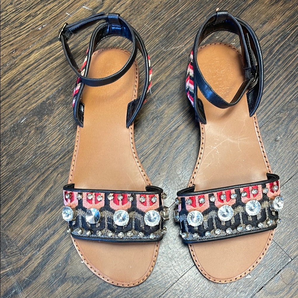 Embellished Vince Camuto Sandals with Black and Red Accents